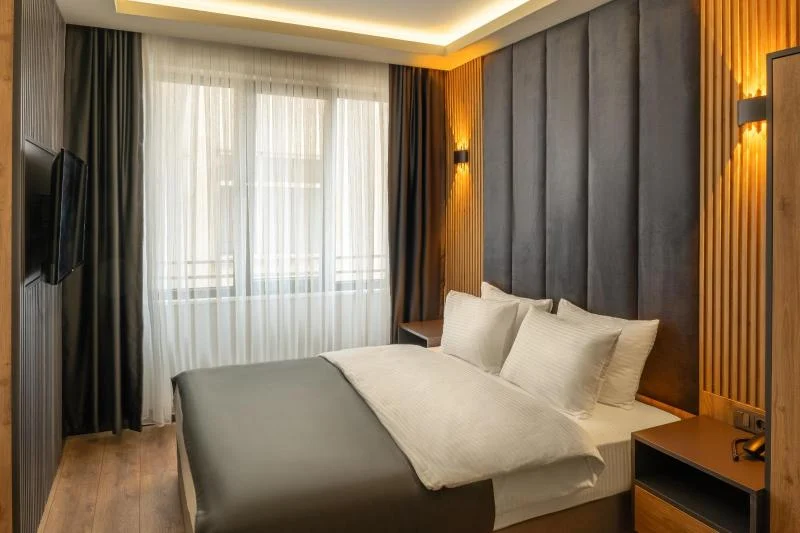 Standart Oda, Kara Manzaralı